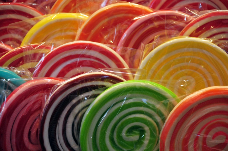 confiserie-BARJOLS-min_lollipops_candy_candies_colors_sugar-761478